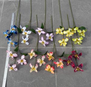 Cành Hoa iris ( diên vỹ ) ba bông